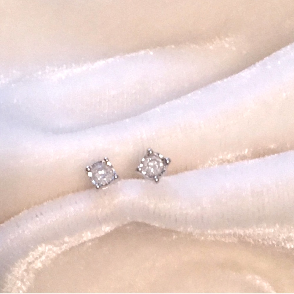 💎NEW💎  GENUINE DIAMOND SOLITAIRE STUD EARRINGS W/ENHANCED SPARKLE SETTING!